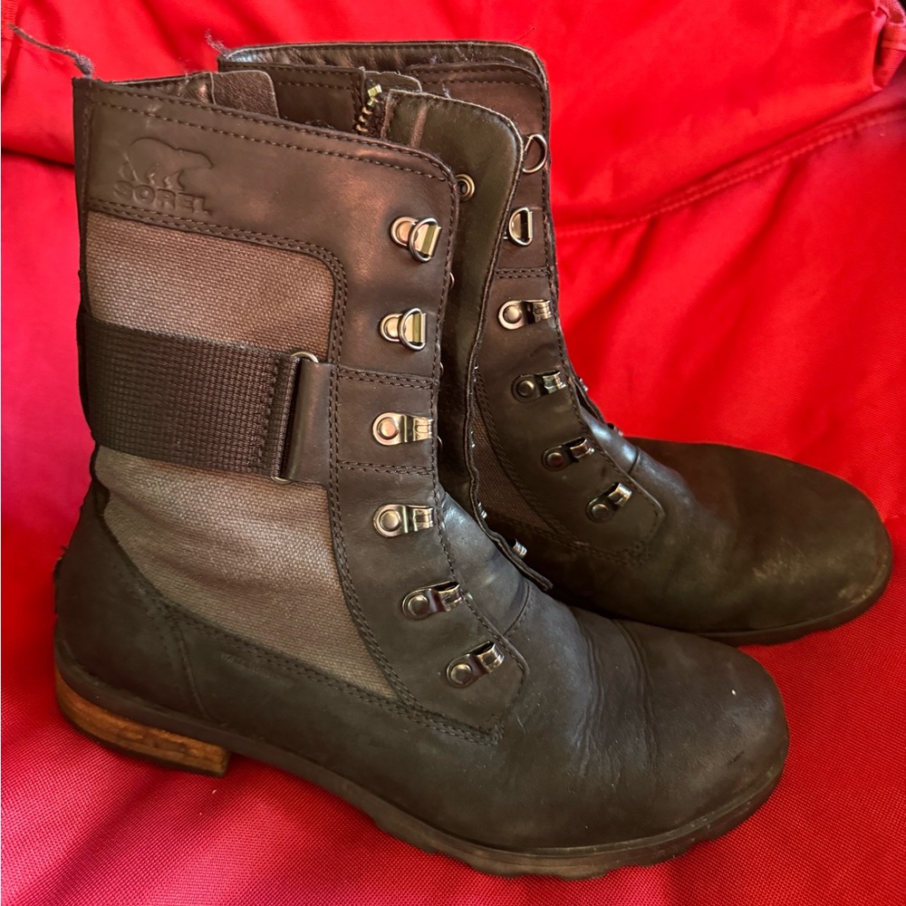 Sorel Emelie Conquest Booties size 9, used.